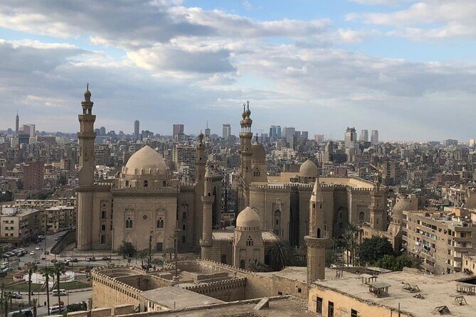 Day tour to Pyramids, Egyptian Museum and Bazaar from Cairo&Giza - FAQs