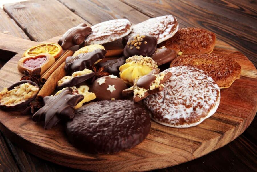 Delightful Advent tour: sparkling wine, cookies, and mulled wine in Würzburg - Who Should Consider This Tour?
