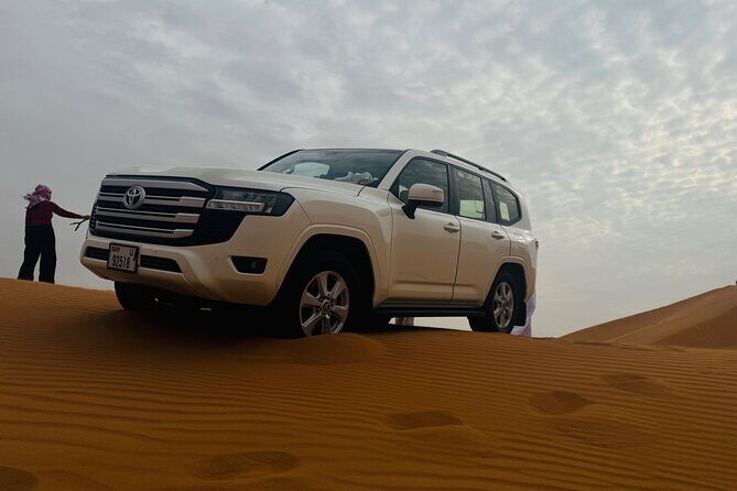 Desert Safari Dubai - The Guide and Service: Making It Special