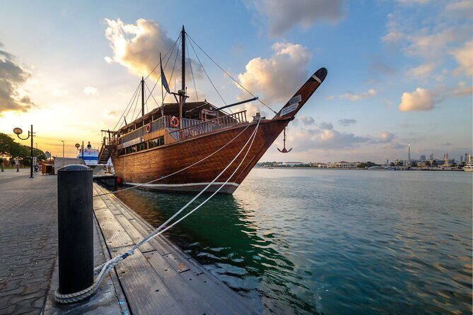 Dhow Cruise Dinner on Dubai Creek - The Views and Photography