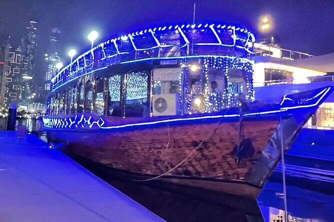 Dhow Cruise with Dinner at Dubai Marina - Entertainment and Atmosphere