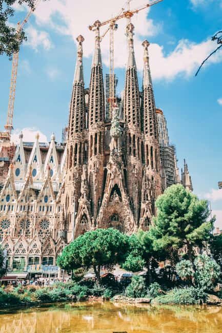 "Discover Barcelona: Private Tour in Arabic with Expert Guide" - A Thorough Breakdown: Why This Tour Works