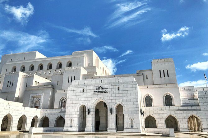 Discover Muscat: Group City Tour - Transportation and Group Size