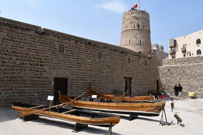 Discover the old city of dubai by walk - Exploring Dubai’s Old City on Foot: A Detailed Look