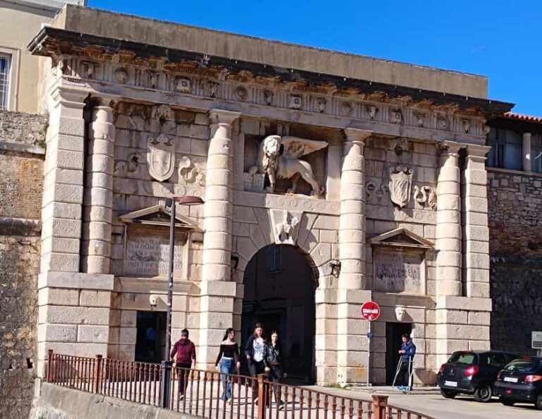 Discover Zadar privately: Individual guided tour in German - Legends and Local Stories