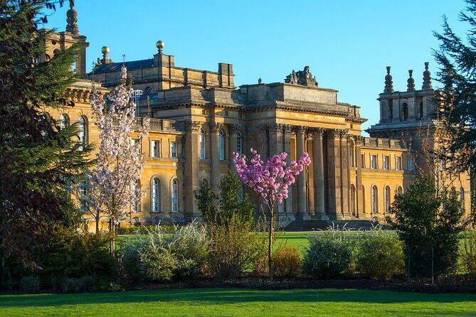 Downton Abbey Village, Blenheim Palace and Cotswolds Day Trip from London - The Guide and Commentary