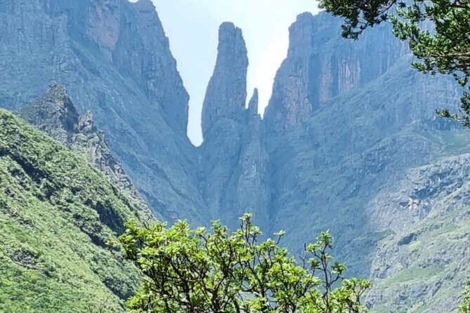 Drakensberg Mountains. Tugela Gorge and Amphitheater Hike - What’s Included and What’s Not