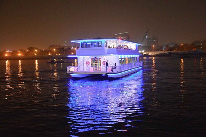 Dubai Marina Cruise Dinner with Entertainment Show - FAQ