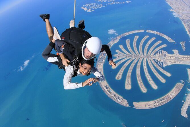 Dubai Skydive Tandem Over The Palm including Transfers - Who Should Consider This Experience?