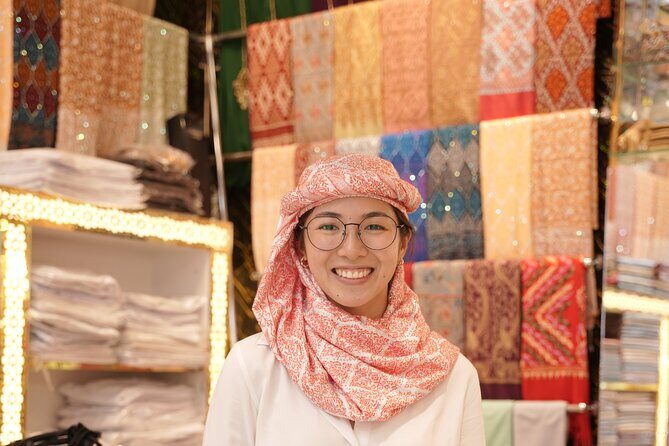 Dubai: Top 15 Must-See Dubai Sightseeing Tour in SUV/MPV - Food and Refreshments: Authentic Street Eats