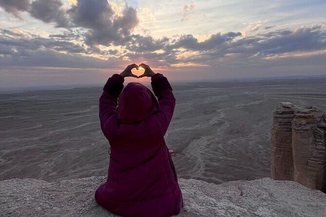 Edge of The World Riyadh with Camel Ride ,Bat Cave Visit & Dinner - What the Reviews Reveal