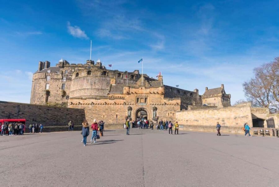 Edinburgh: Castle, Royal Mile, St Giles and Greyfriars tour - Why This Tour Offers Great Value