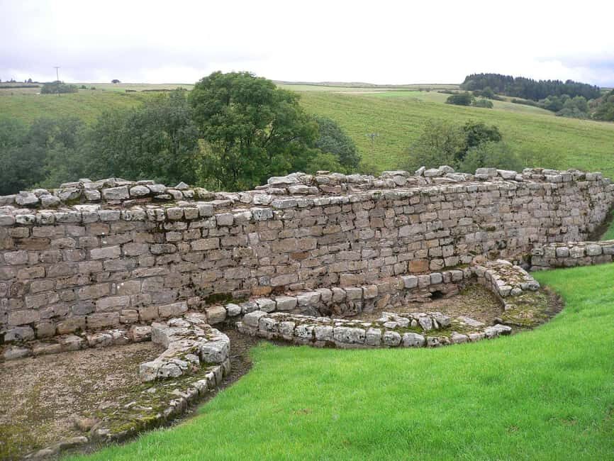Edinburgh: Hadrian's Wall & Scottish Borders Day Trip - Authentic Reviews and Insider Tips