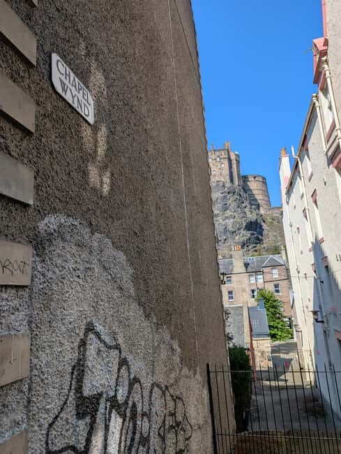 Edinburgh Old Town Walking Tour - Discovering Hidden Gems and Folklore