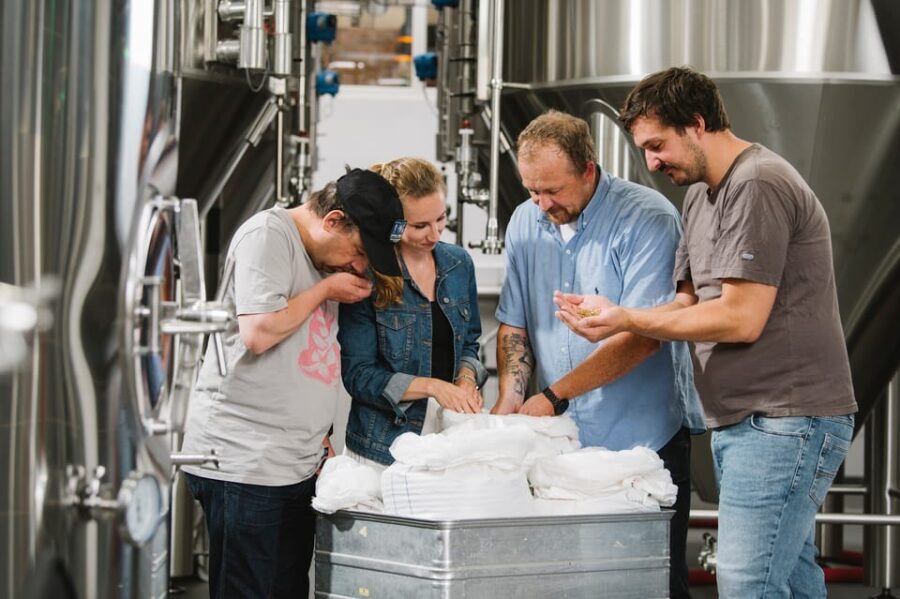 English Guided Brewery Tour in Munich beertasting 4 beers - Behind the Scenes: From Malting to Hop Selection