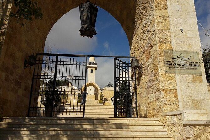 Exploring Shrines, Mosques, and Holy Landmarks Private Tour - Comfort, Transportation, and Practical Aspects