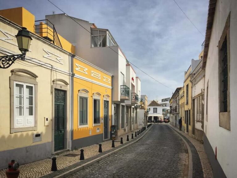 Faro: Private 2-Hour Old & New City Walk with Market Visit - The Experience in Detail: What to Expect