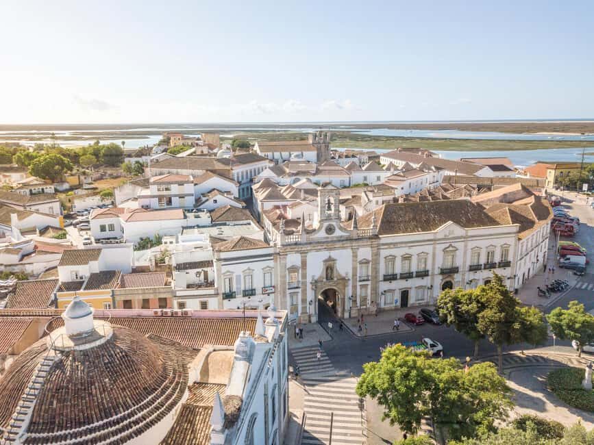 Faro to Lisbon with 2-Hour Sightseeing Stop in Évora - Exploring Évora: A City of Historic Charm