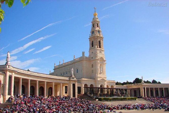 Fátima, Nazaré and Óbidos Private Tour from Lisbon - FAQs