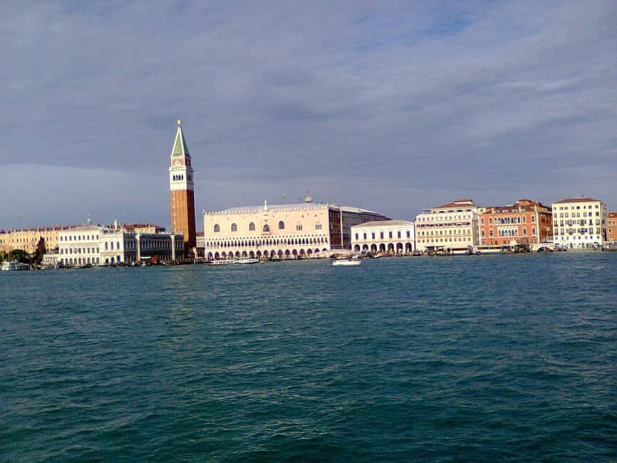 Fom Treporti: Murano, Burano, and Venice Motorboat Trip - The Itinerary Breakdown