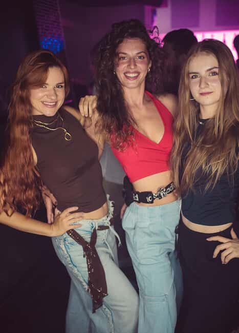 FREE pub Crawl with optional 1 hour open bar and 3 VIP clubs - The VIP club experience