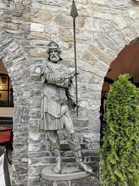 From Bucharest: Private tour to Peles Castle 6 Hours - What to Expect from the Tour
