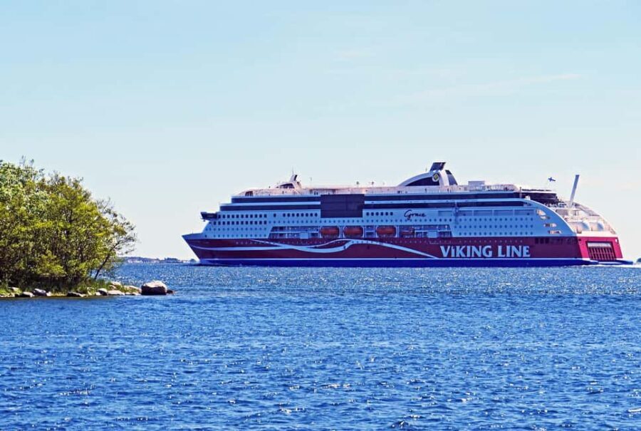 From Helsinki: Day Trip to Tallinn (Ferry, Guide & VIP car) - What Sets This Tour Apart?