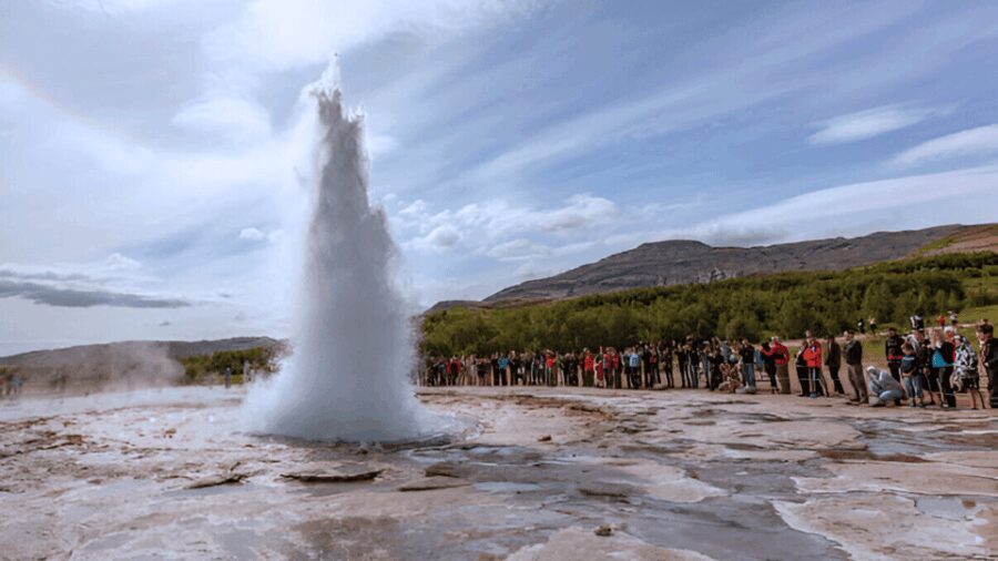 From KEF Airport: Private Golden Circle Tour with 5+ Stops - Detailed Breakdown of the Itinerary