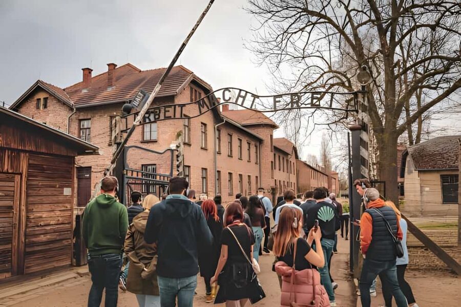 From Krakow: Auschwitz-Birkenau FullDay Guided Tour - The Itinerary: What to Expect