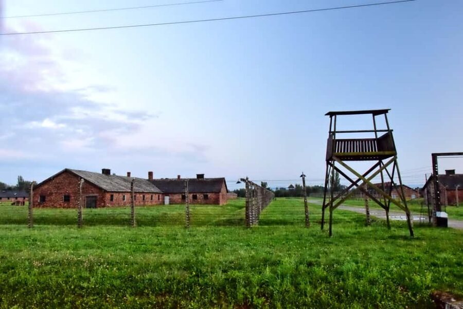 From Krakow: Last Minute Auschwitz-Birkenau Guided Tour - The Historical Significance