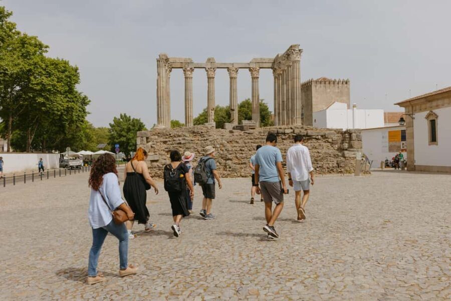 From Lisbon: Évora and Monsaraz with Alentejo Wine Tasting - Transportation and Group Size: Making a Difference