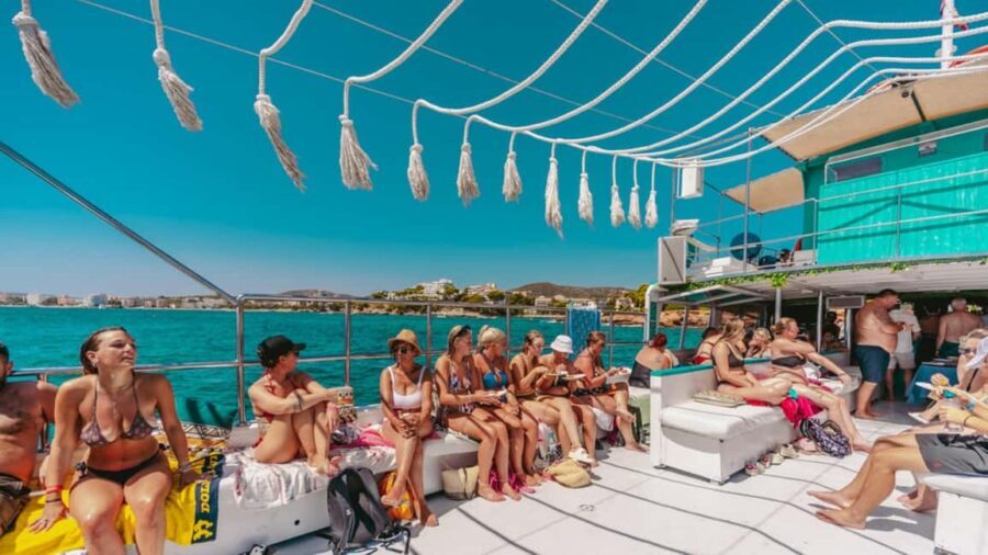 From Magaluf: Palma Bay Sightseeing Cruise with Live Music - The Itinerary: What You Can Expect