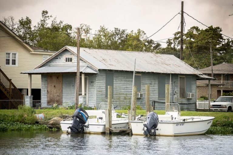 From New Orleans: Airboat Adventure Tour with Transportation - Who Is This Tour Perfect For?