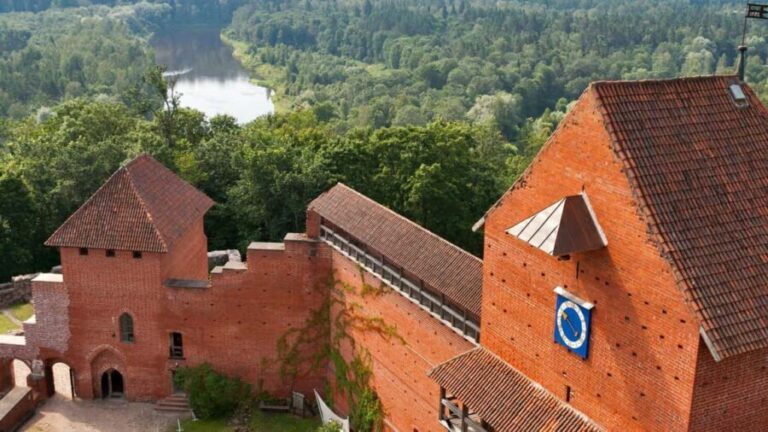 From Riga: Siguldas Top Sights & Scenic Picnic (EN/DE/ESP) - Exploring the Sigulda Day Trip in Detail