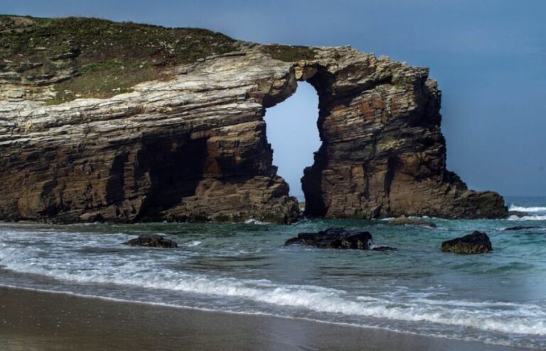 From Santiago: Lugo Ribadeo & Cathedral Beach Full-Day Tour - A Full Breakdown of the Experience