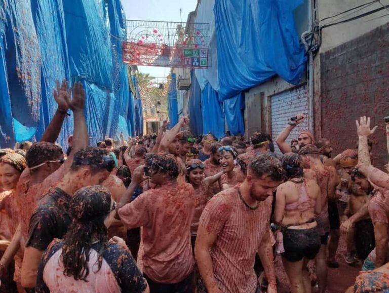 From Valencia: La Tomatina 2026 - What to Expect at La Tomatina
