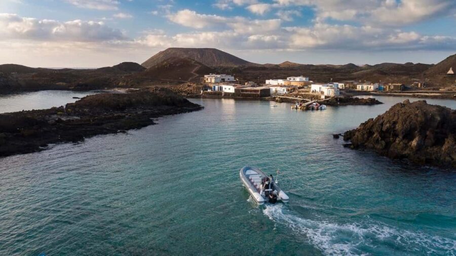 Fuerteventura: 1-hour private mini-cruise to Lobos Island - Who Will Love This Tour?