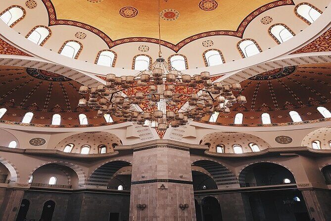 Fujairah East Coast Tour with Visit to Sheikh Zayed Mosque - Who Should Consider This Tour?