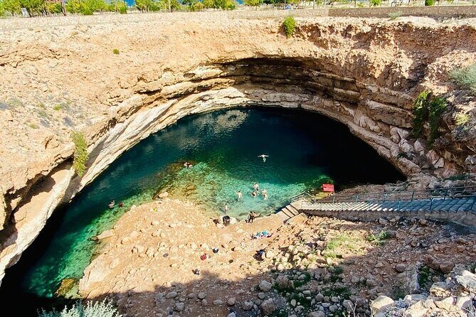 Full Day Group Tour to Wadi Shab Bimmah Sinkhole and Fins Beach - What’s Included and What to Keep in Mind