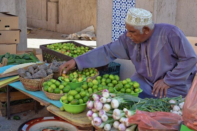 Full Day Nizwa & Jebel Akhdar Guided Tour - Exploring Nizwa and Its Enchantments