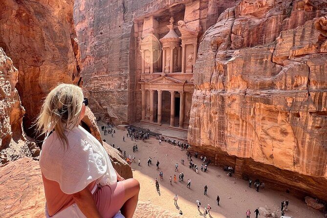 Full-Day Petra Historical Tour From Amman - Approaching Petra: The First Glimpse
