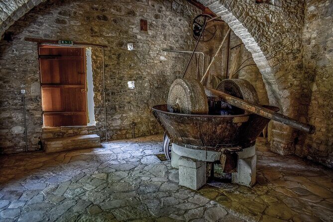 Full-Day Private Tour Corinth and Olive Oil Tasting from Athens - Acrocorinth: The Fortress with Panoramic Views