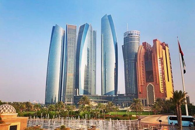 Full-Day Tour of Abu Dhabi from Dubai, Sheikh Zayed Grand Mosque - Transportation and Group Size
