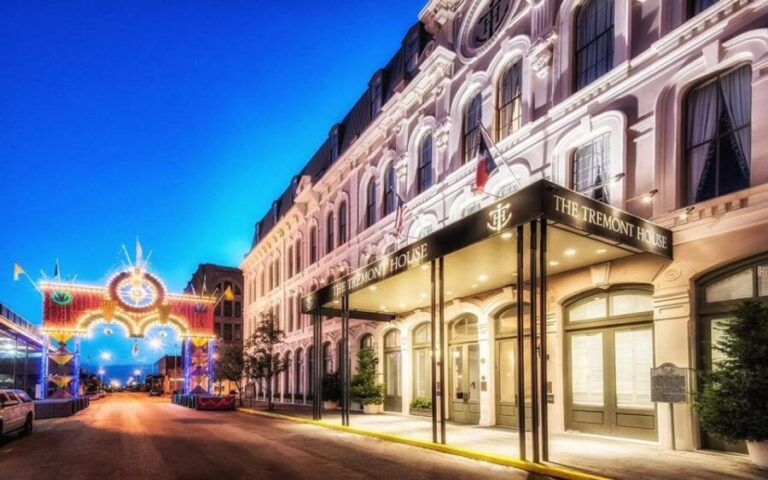 Galveston: Haunted Pub Crawl Walking Tour - What Is the Galveston Haunted Pub Crawl?