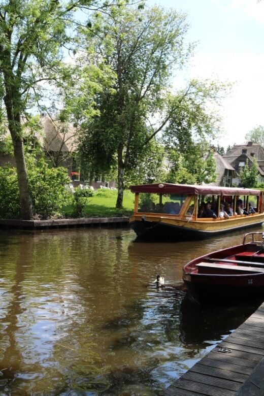 Giethoorn: Private Guided Canal Cruise with Coffee and Tea - FAQ