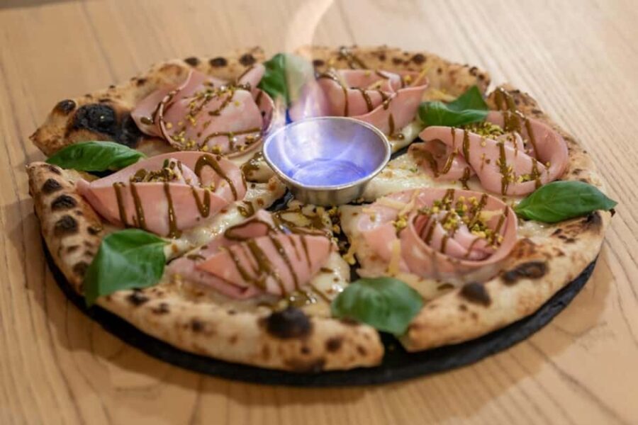Gourmet Pizza Experience with Drinks and Dessert in Lecce - The Atmosphere and Hosts