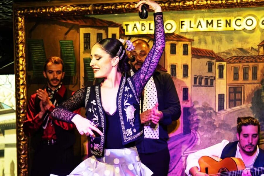 Granada: Traditional Flamenco show at Tablao Albayzín - The Setting and Location