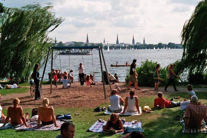 Guided bike tour Hamburg with neat city bikes, cruisers, mountain bikes - An In-Depth Look at the Hamburg Bike Tour Experience