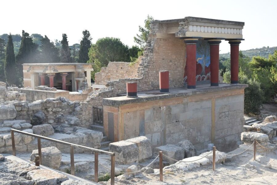 Guided Knossos Palace & Archanes Wine Tasting Tour - The Itinerary in Detail