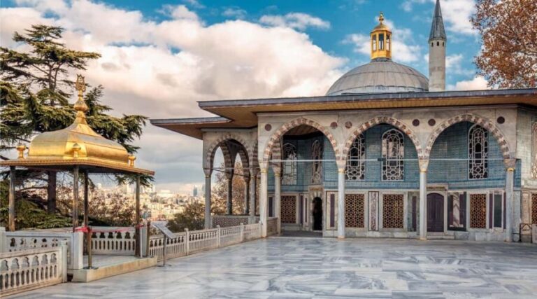 Hagia Sophia & Topkapi Palace Combo Tickets with Audio Guide - Who Will Benefit Most?